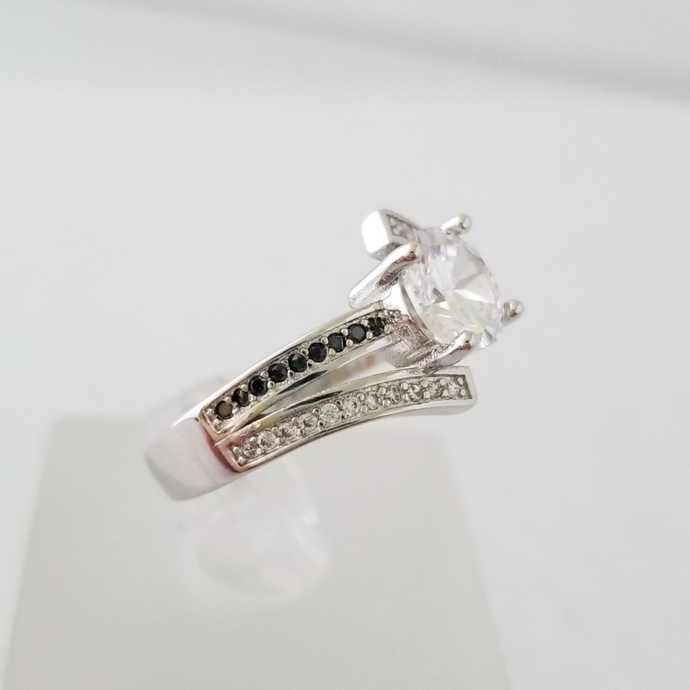 Sterling Silver Black Spinel Ring - Picture 3 of 8